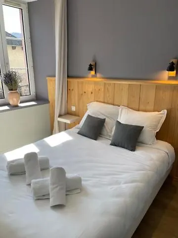 Konukevi Des Trois Rivieres Condat (Cantal)